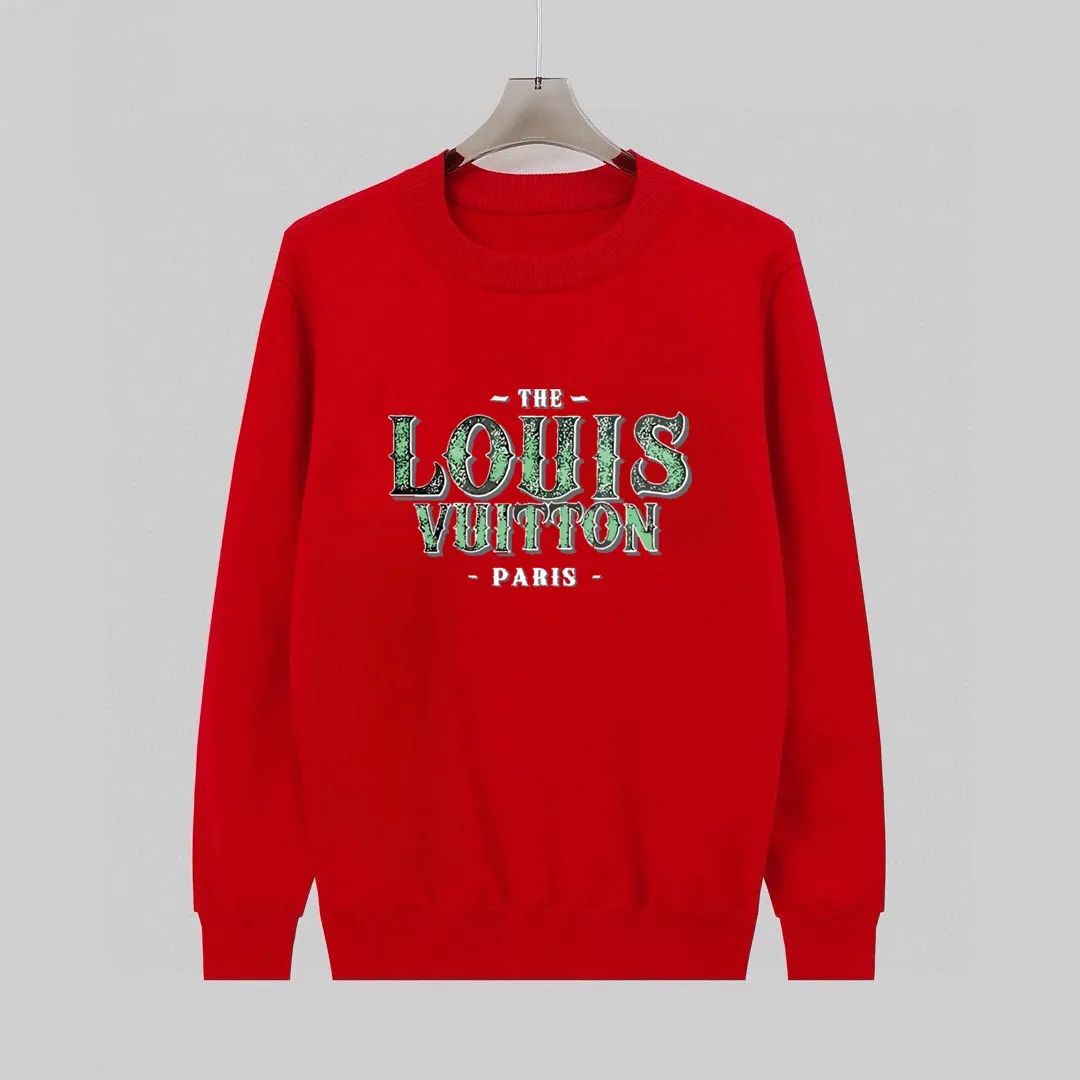 🅿️240 【LV Louis Vuitton】Autumn and winter classic round neck pullover sweater, in full condition! ! ! Wool blended fabric, the latest model in 2025, golden ratio! ! Slim-fitting soft gold, versatile and practical item, the combination and practicality are extremely powerful, simple and elegant, and classy! To create your own style, it is highly recommended to buy it in two colors. The standard slim fit tailoring process is suitable for both young and old men. It is knitted from wool and will not cause any discomfort! While keeping warm, it is stylish, textured and wearable, and the classic logo with contrasting colors on the chest feels in place! ! Recommended for regular customers! ! Size M-3XL (maximum wear: 190 pounds)